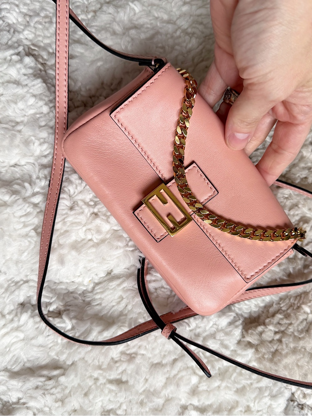 FENDI mini baguette FF pink leather logo crossbody bag with chain + box - Picture 9 of 15